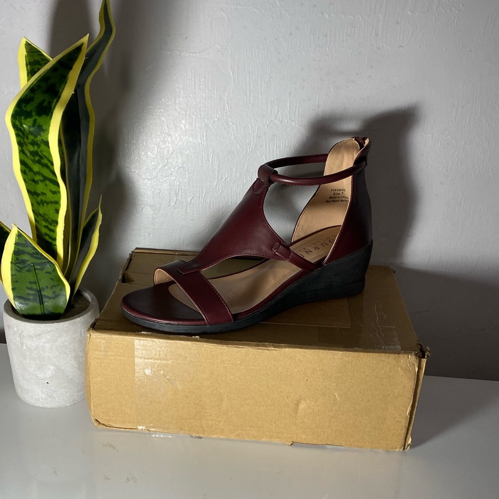Journee Collection Maroon‎ Wedges